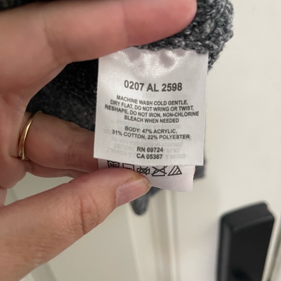 Columbia Sweater - Picture 3 of 5